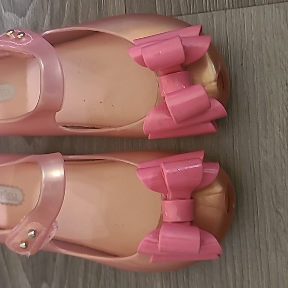 Shoes - Picture 2 of 7